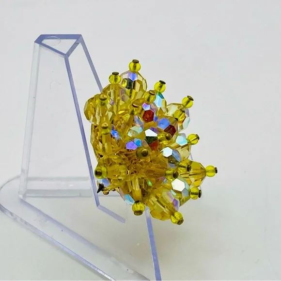 RELISTED Vintage Lemon Yellow Faceted Rhinestone and Brass Flower Brooch - Picture 5 of 14